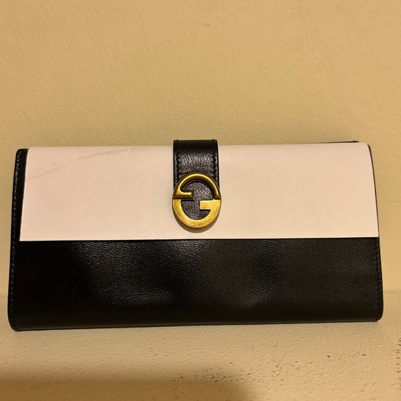 Vintage Gucci Women’s Leather Wallet (long) - Picture 2 of 6